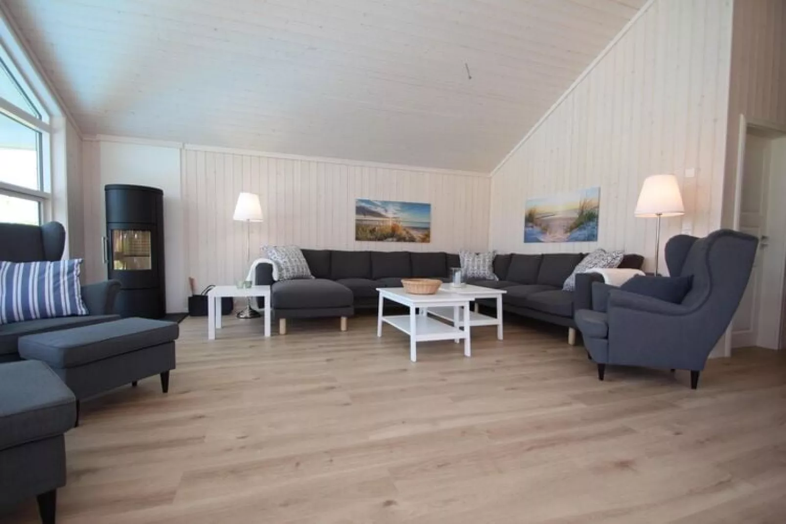 Poolhaus 140 qm-Woonkamer