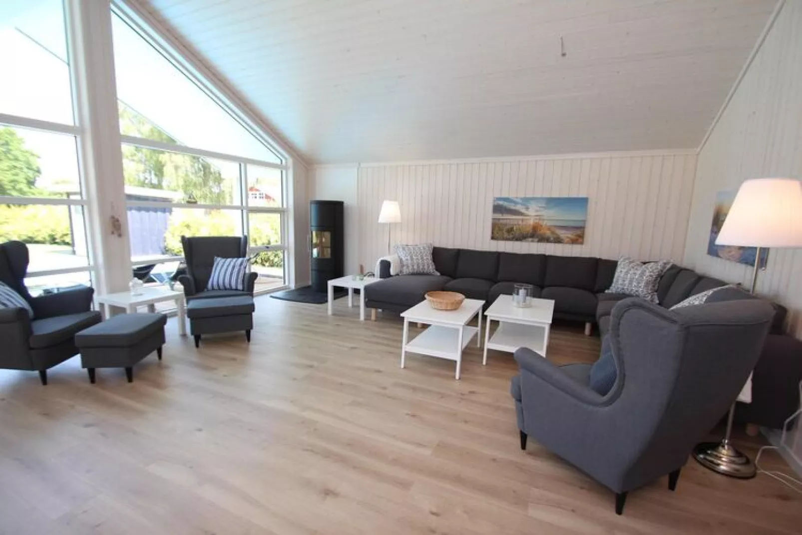 Poolhaus 140 qm-Woonkamer