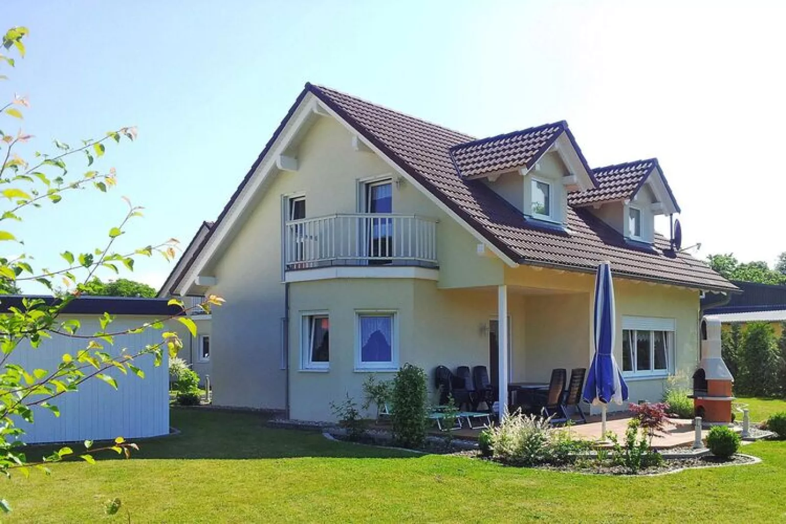 Ferienhaus Möwe 145 qm-Buitenkant zomer