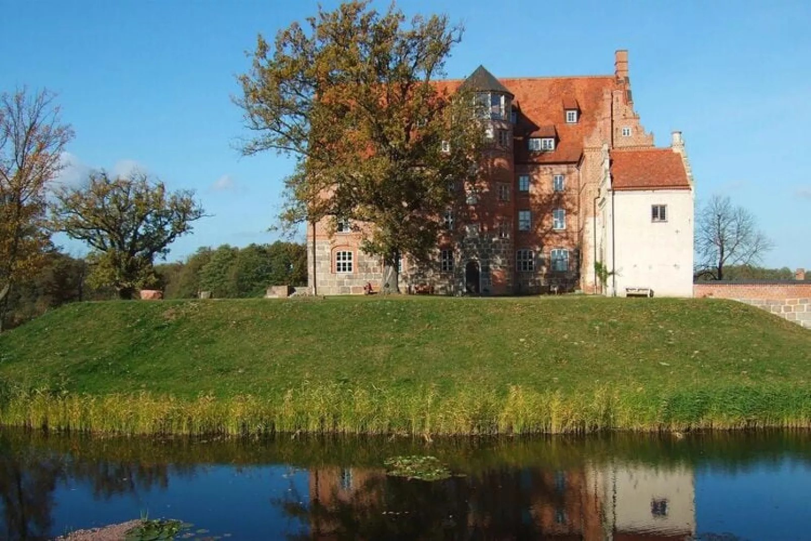 Obergeschoss 90 qm-Buitenkant zomer