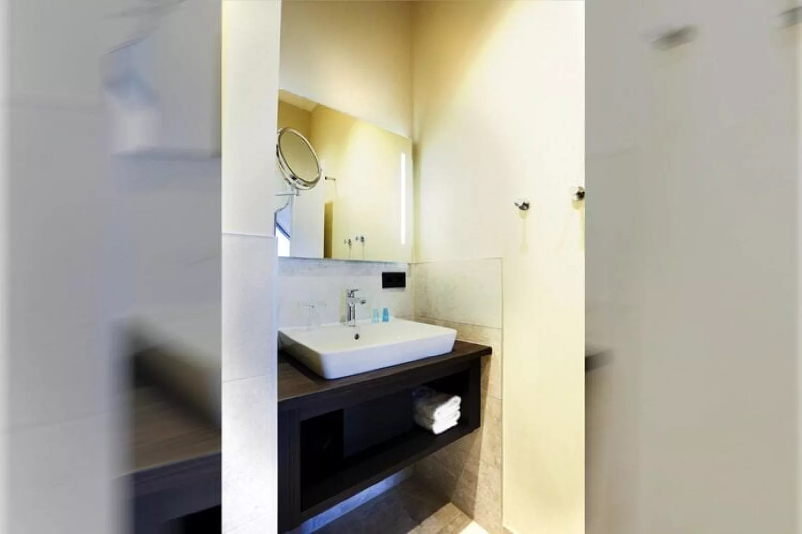 Apartments im MAREMÜRITZ Yachthafen Resort & Spa / Kompass Maisonette 70 qm-Badkamer
