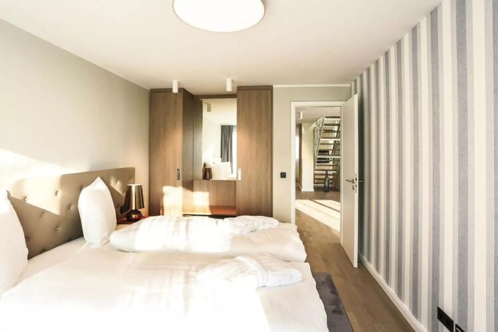 Apartments im MAREMÜRITZ Yachthafen Resort & Spa / Mare Grand Maisonette Suite 2 Personen-Slaapkamer