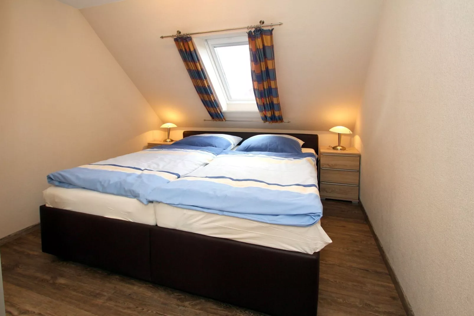 Reihenhaus Dornumersiel-Slaapkamer