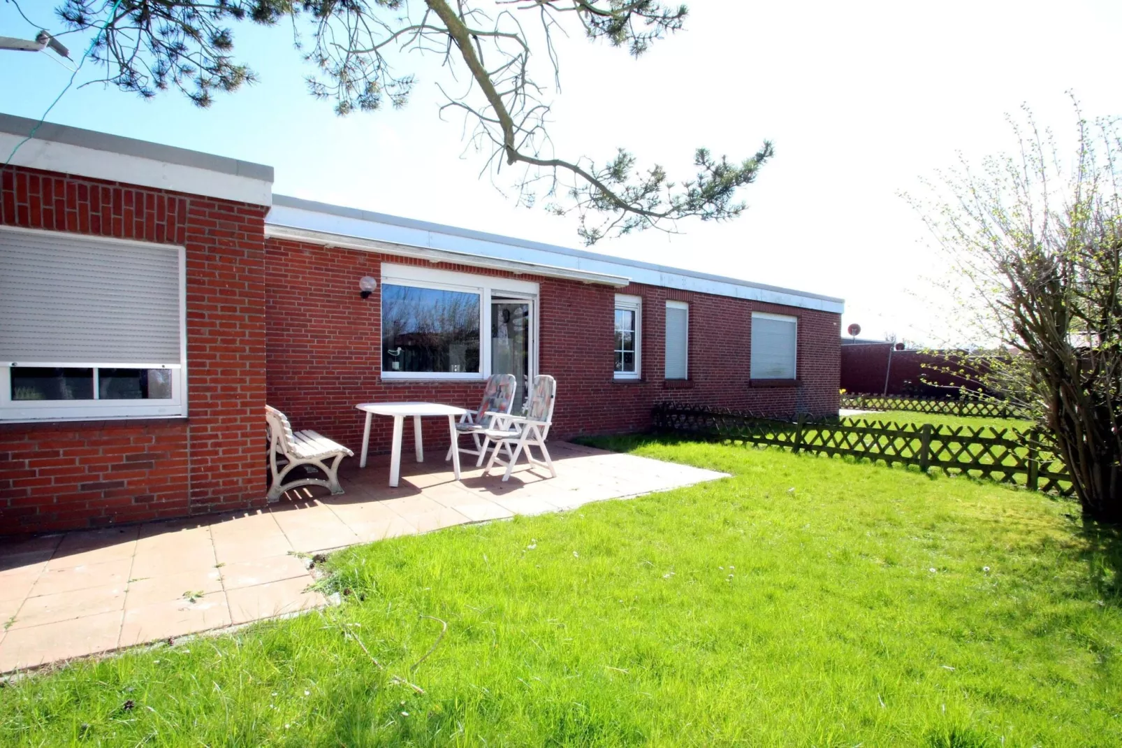 Bungalow in Dornumersiel-Tuinen zomer