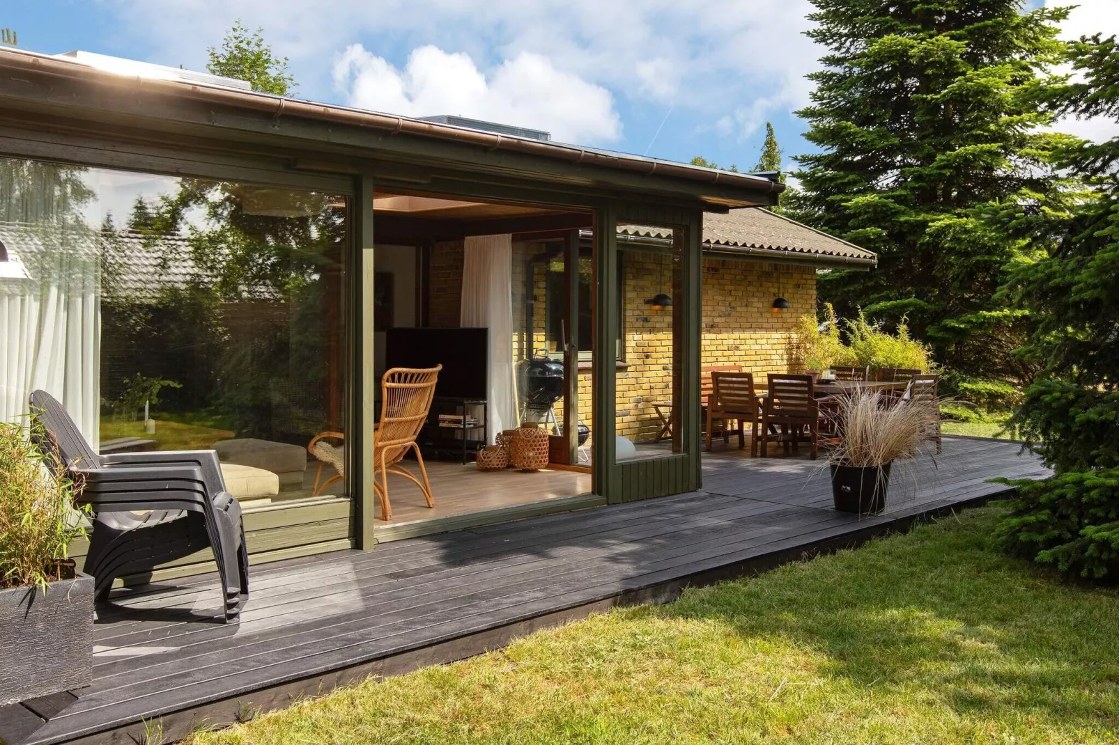 Lichte Cottage met Tuin Terras-By Traum-Uitzicht