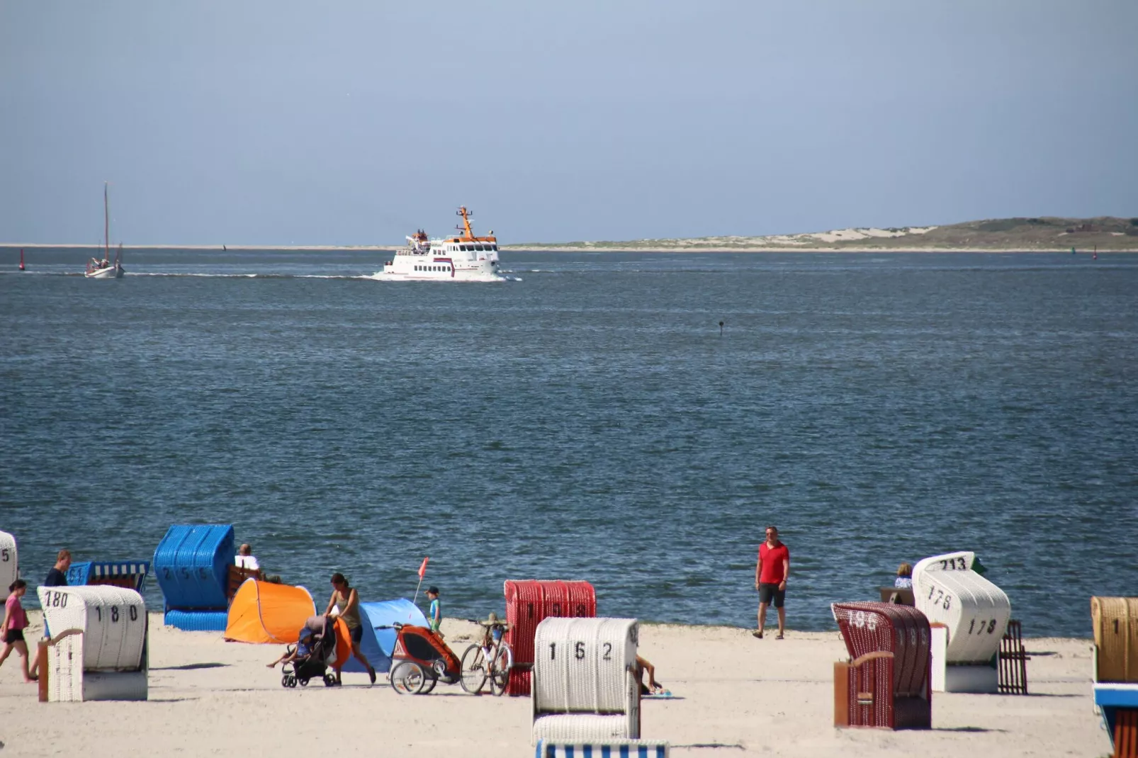 Ferienwohnung mit Sonnenterrasse in Dornumersiel-Gebieden zomer 1km