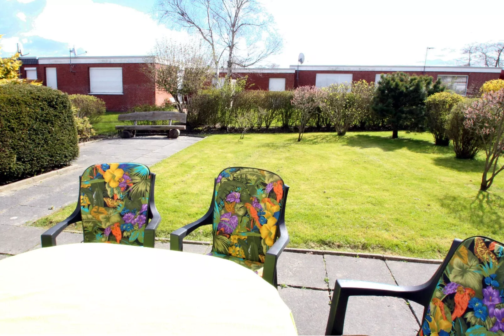 Reihenbungalow mit Terrasse in Dornumersiel-Tuinen zomer