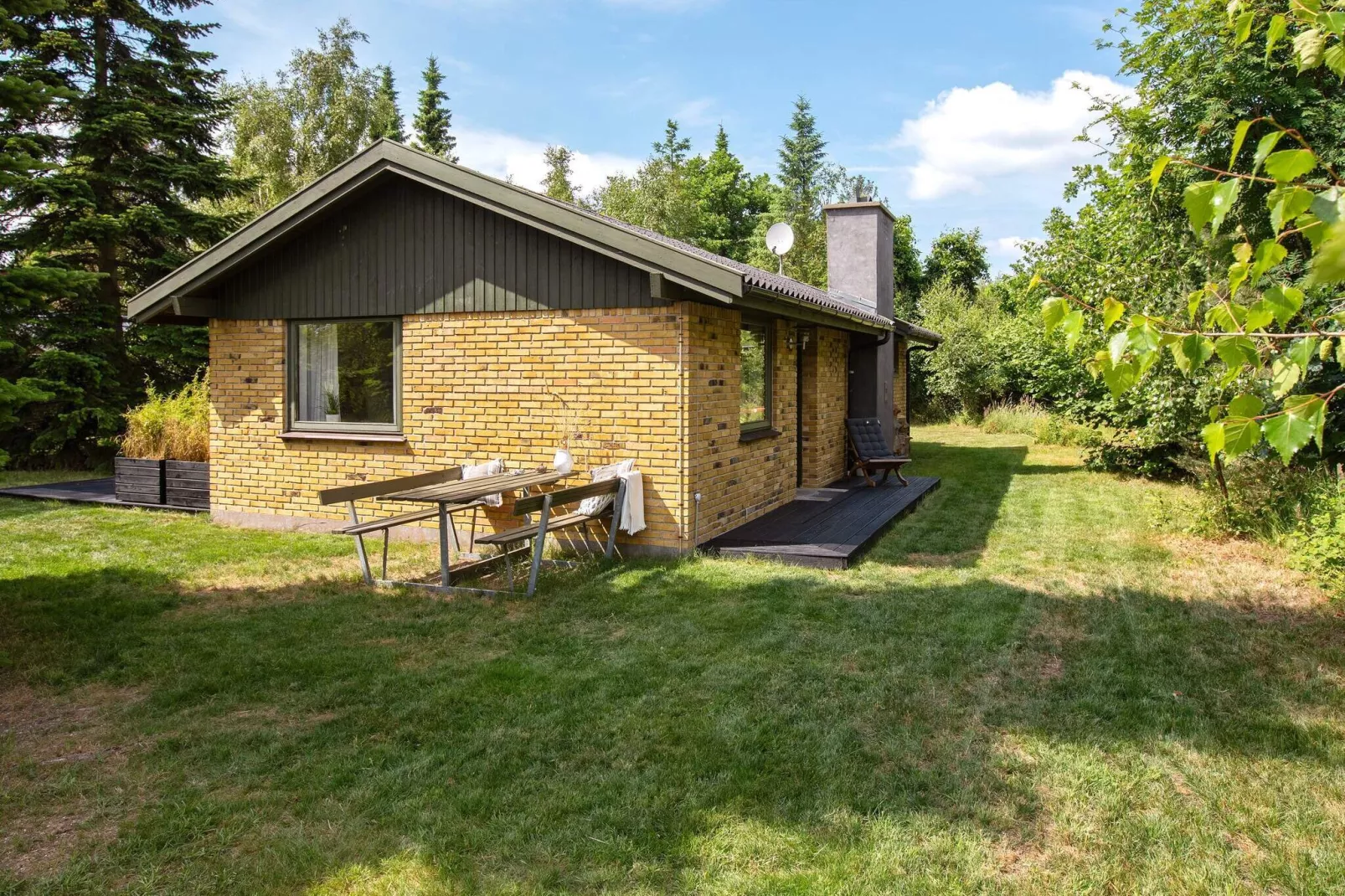 Lichte Cottage met Tuin Terras-By Traum-Uitzicht
