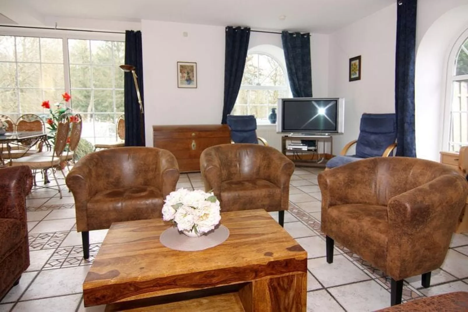 4-Raum-App DUWanne G-WC110 qm 7 Pers-Woonkamer