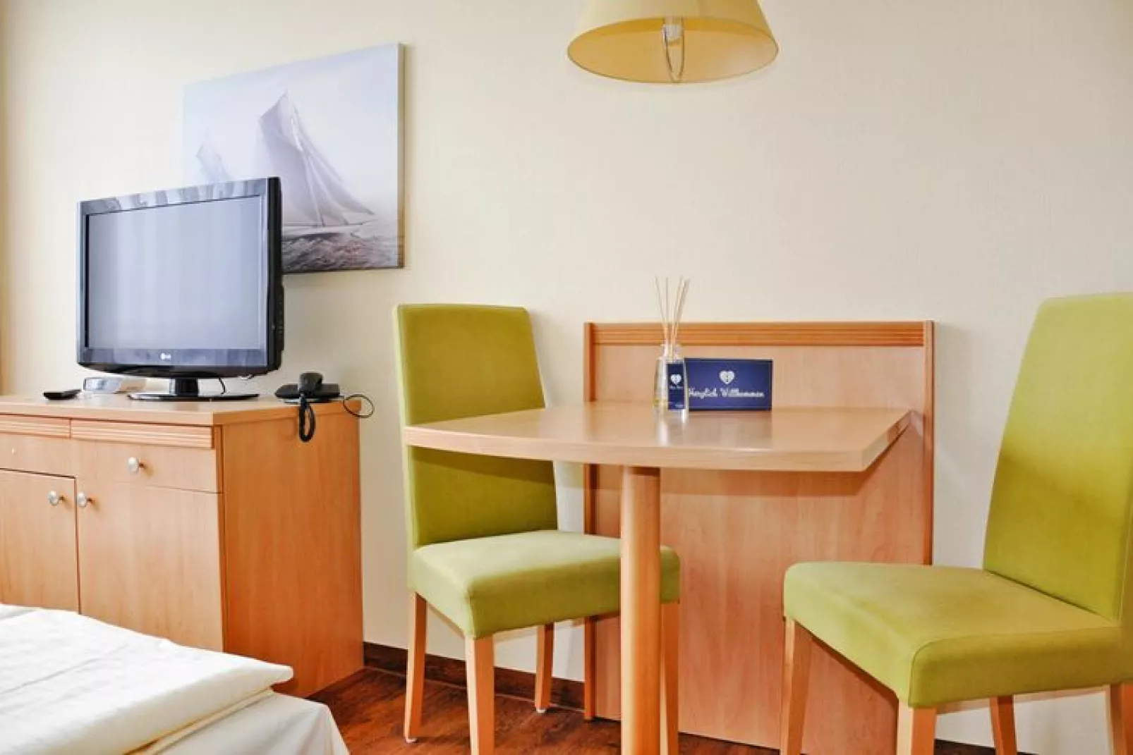 1-Zimmer-Apartment Seeseite "Am Park"-Woonkamer