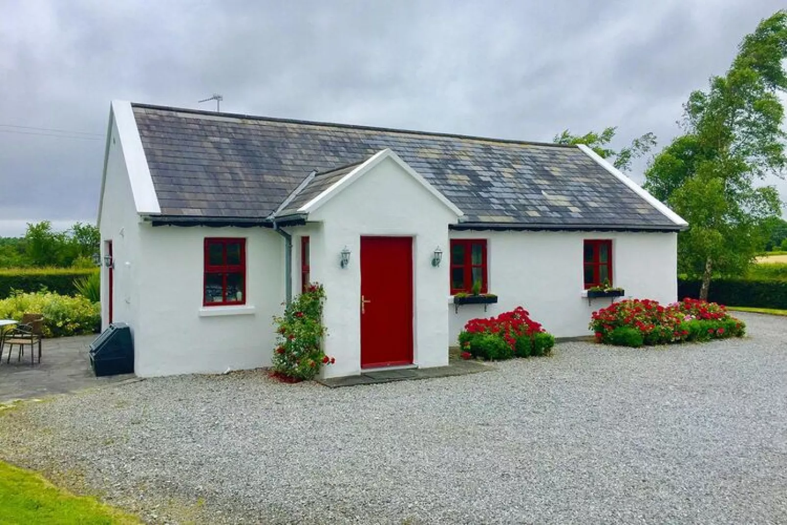The Lodge Cottage Terryglass Co Tipperary-Buitenkant zomer