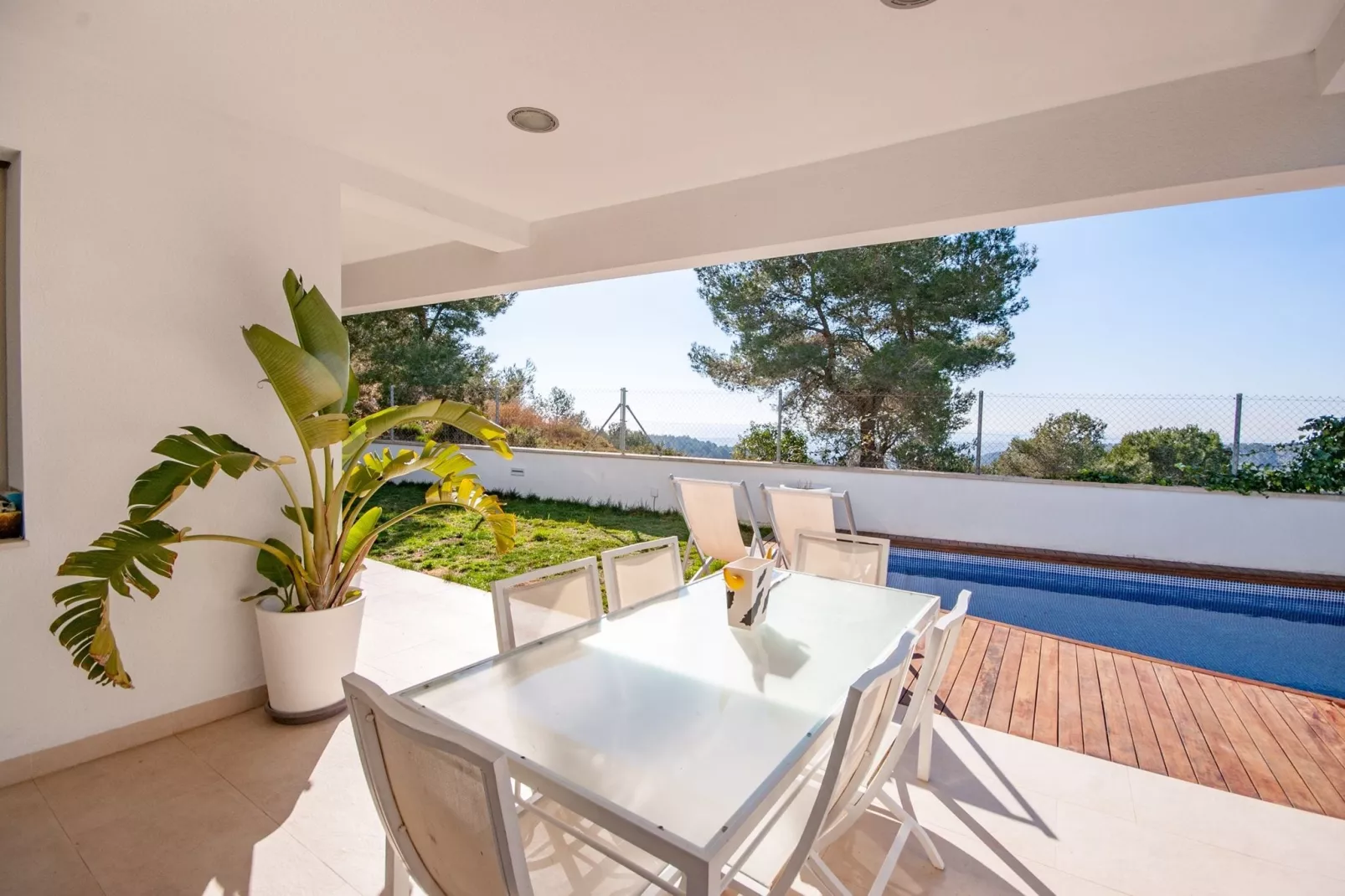Prachtige villa met zwembad en prachtig uitzicht op zee dichtbij Barcelona-Tuinen zomer