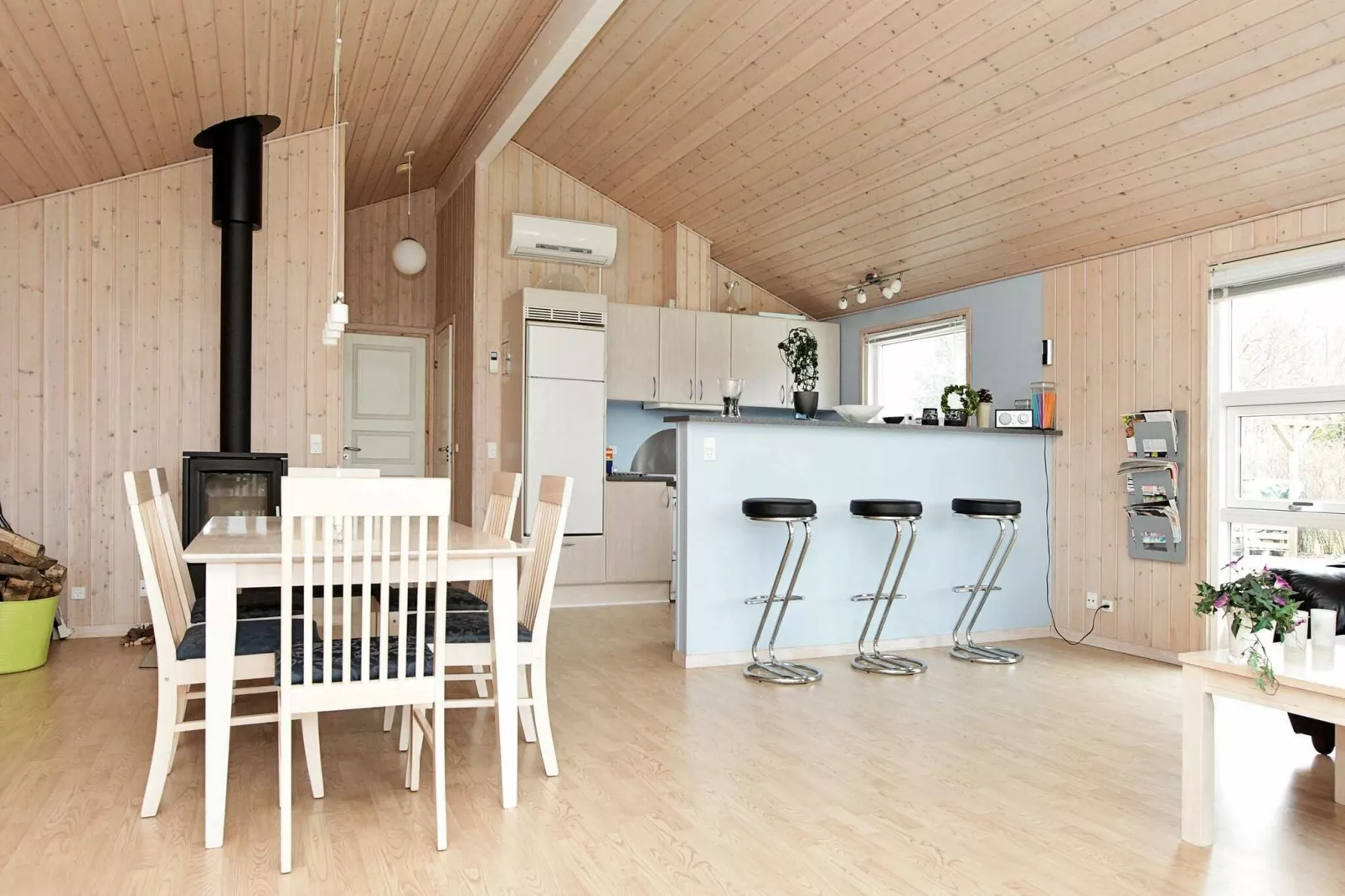Comfortabel vakantiehuis in Dannemare met sauna en jacuzzi-Binnen