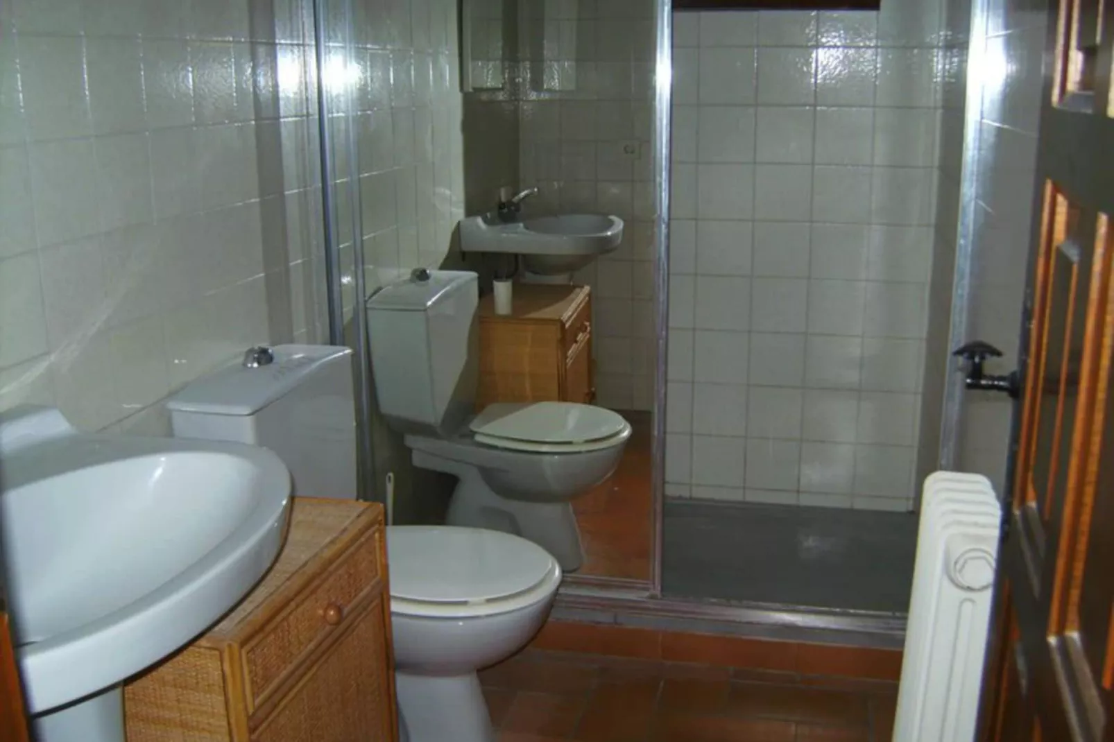 Prachtige woning met een groot terras en zwembad met een fantastisch uitzicht-Badkamer