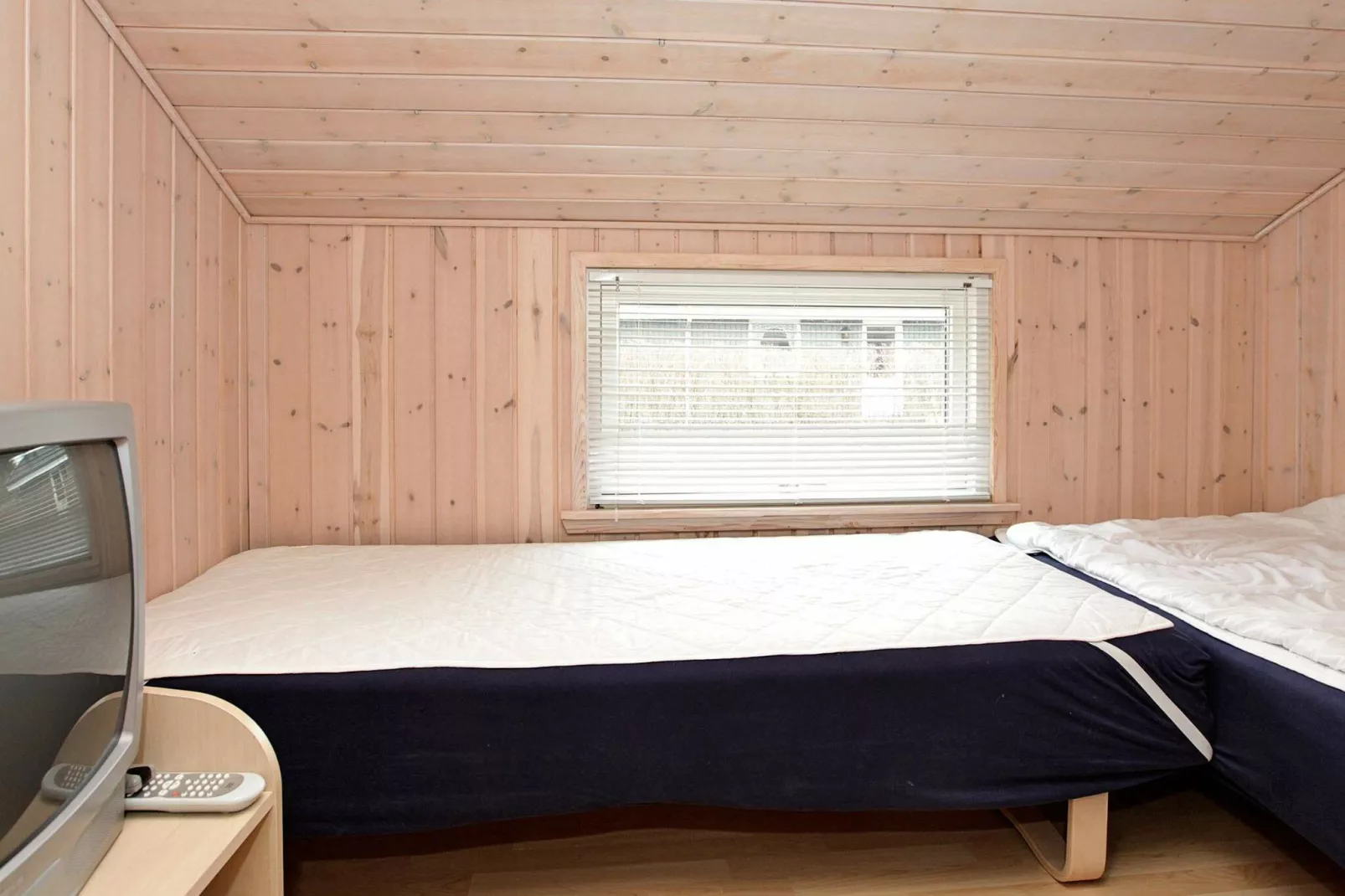 Comfortabel vakantiehuis in Dannemare met sauna en jacuzzi-Binnen