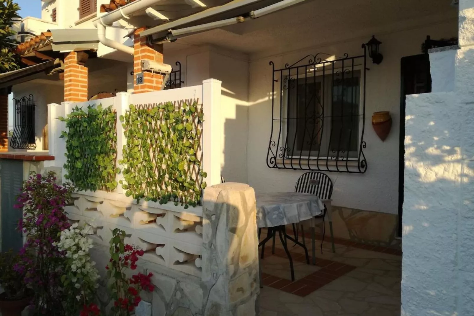 Villa Mimosa-Terrasbalkon