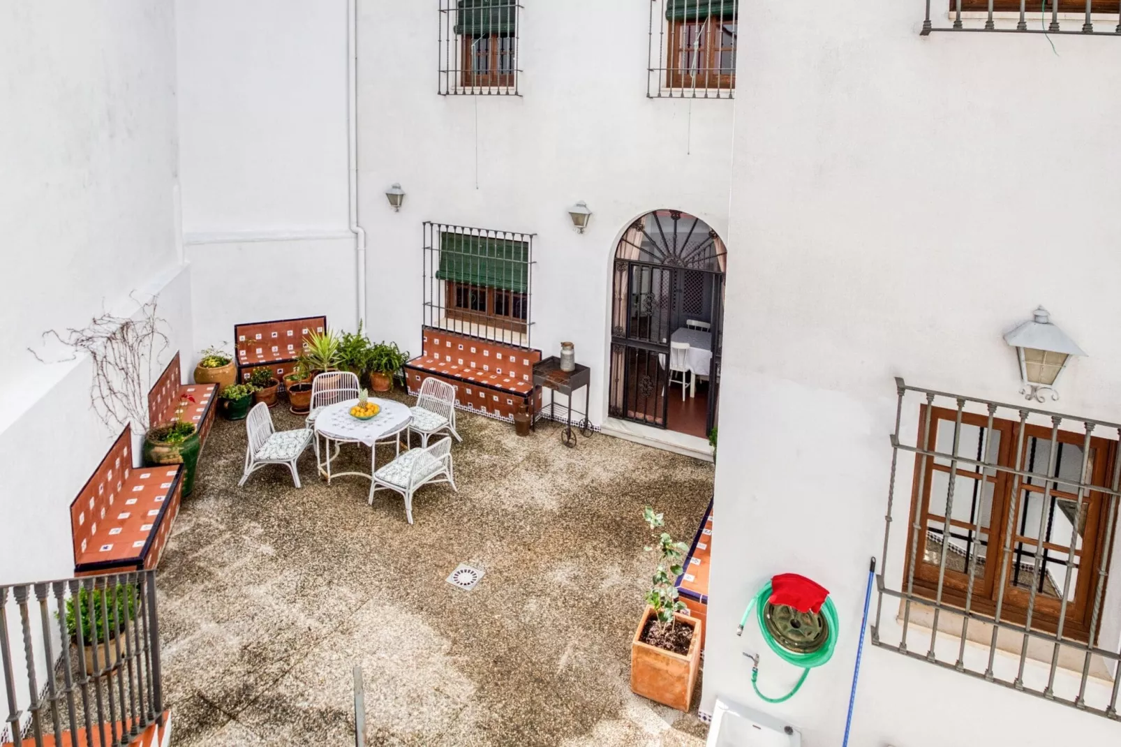 Beautiful house in a unique town-Terrasbalkon