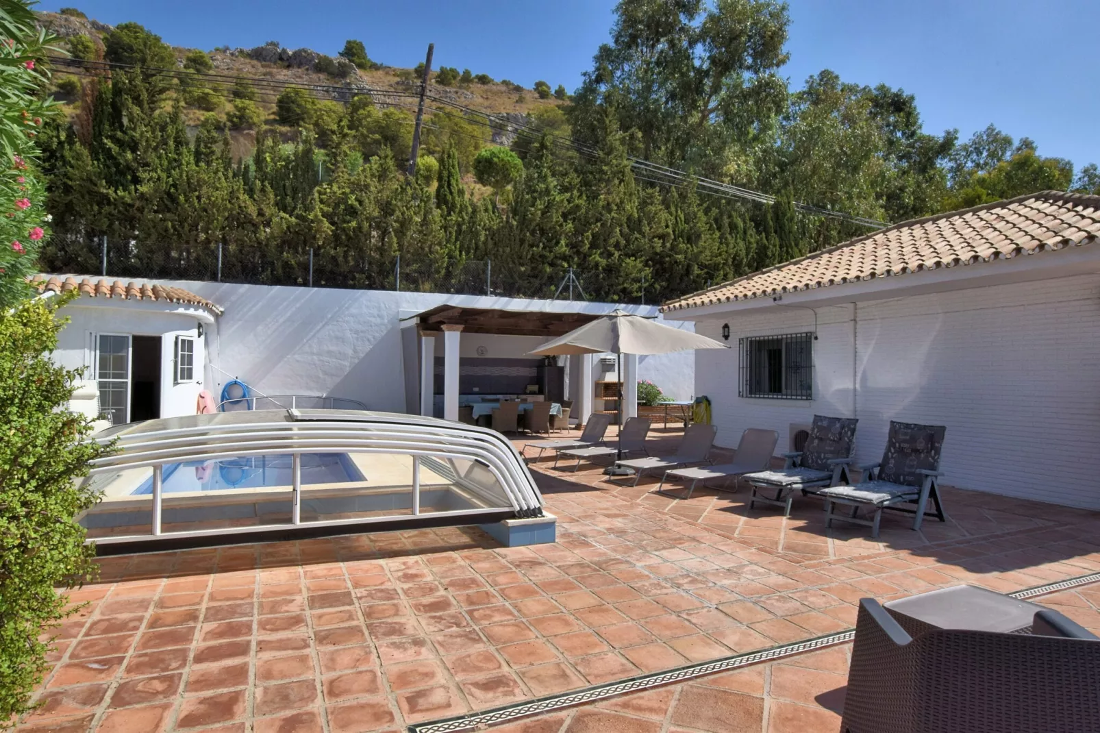 Villa Calle Segovia Benalmadena 8 pers-Buitenkant zomer