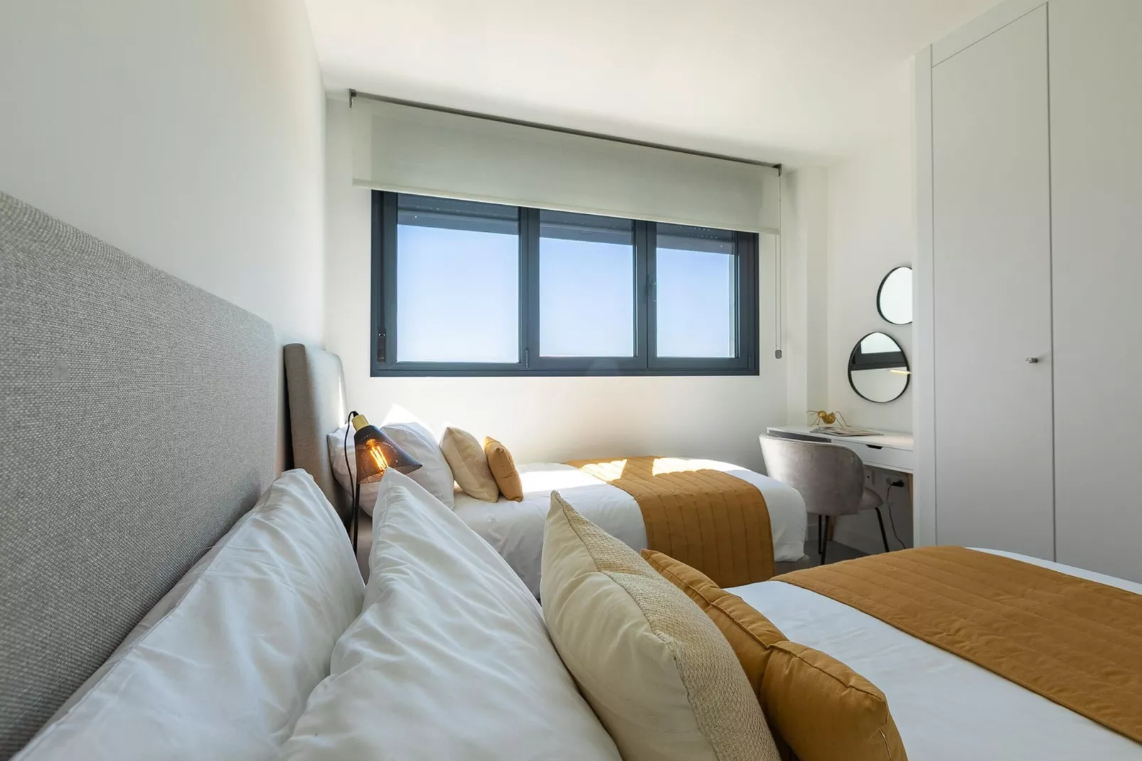 The Golden Oasis - Luxurious 3 Bedroom Penthouse with Gym & Spa facilities-Slaapkamer