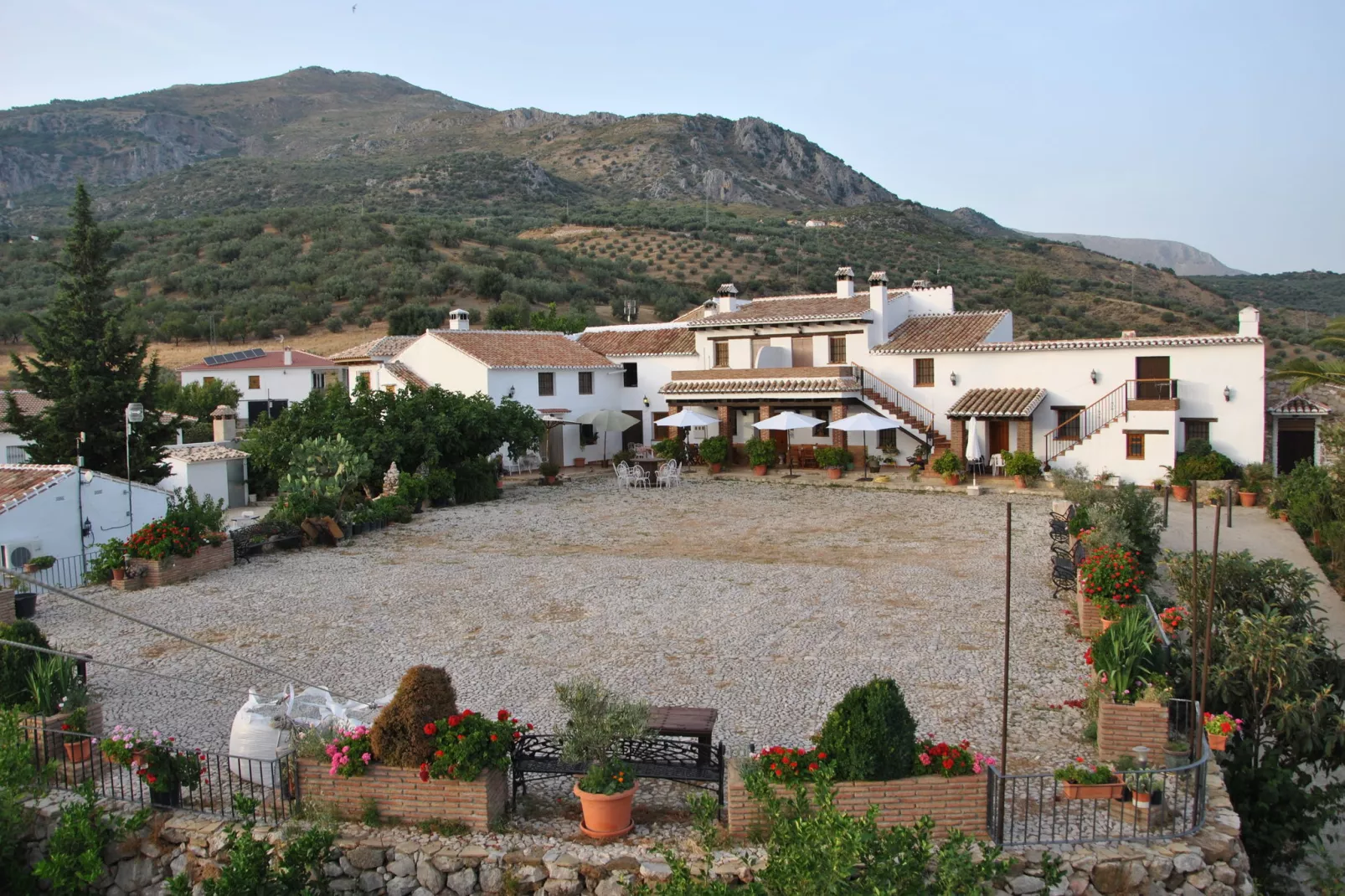 Cortijo las Monjas-Buitenkant zomer