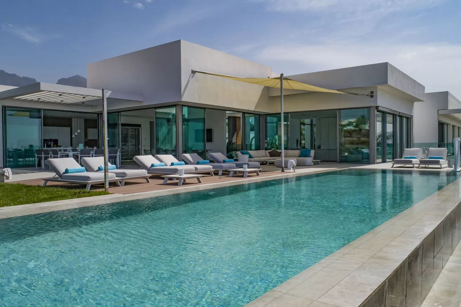 Villa Christal-Buitenkant zomer