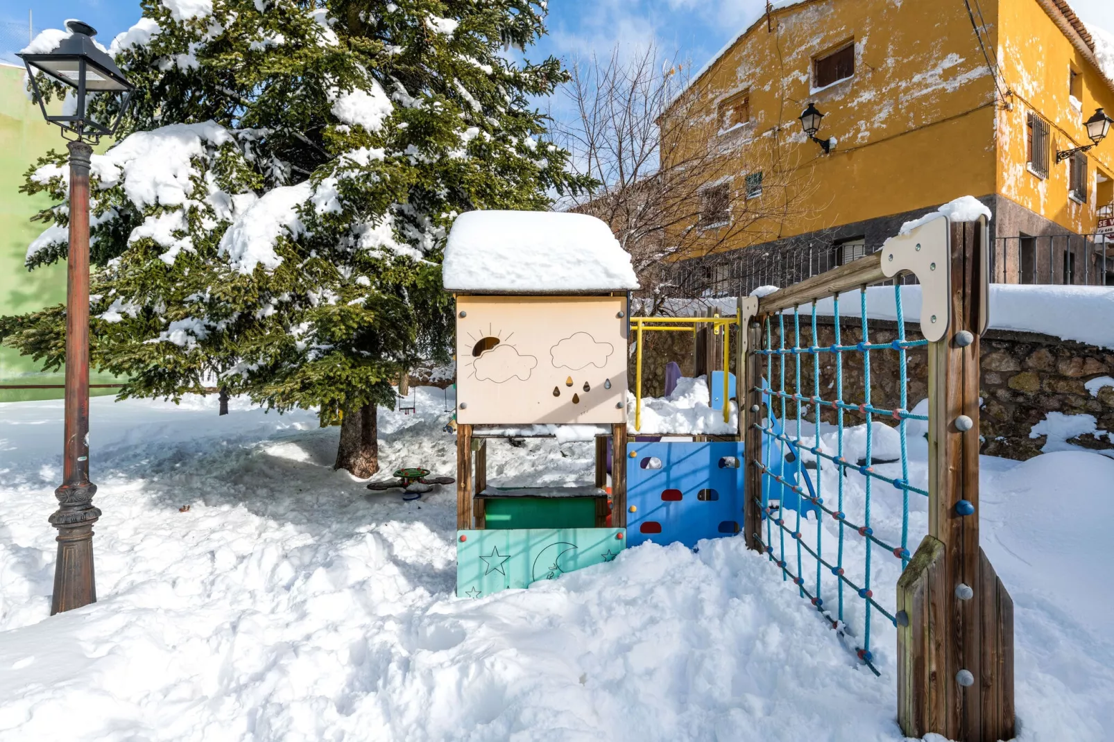 Apartamentos Sierra de Gudar-Exterieur winter