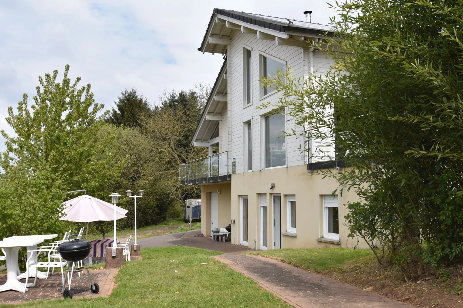 Maison de Vacances - Varsberg-Buitenkant zomer