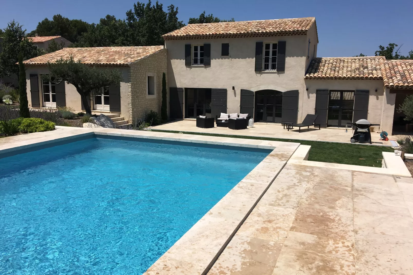 Bastide provencale-Buitenkant zomer