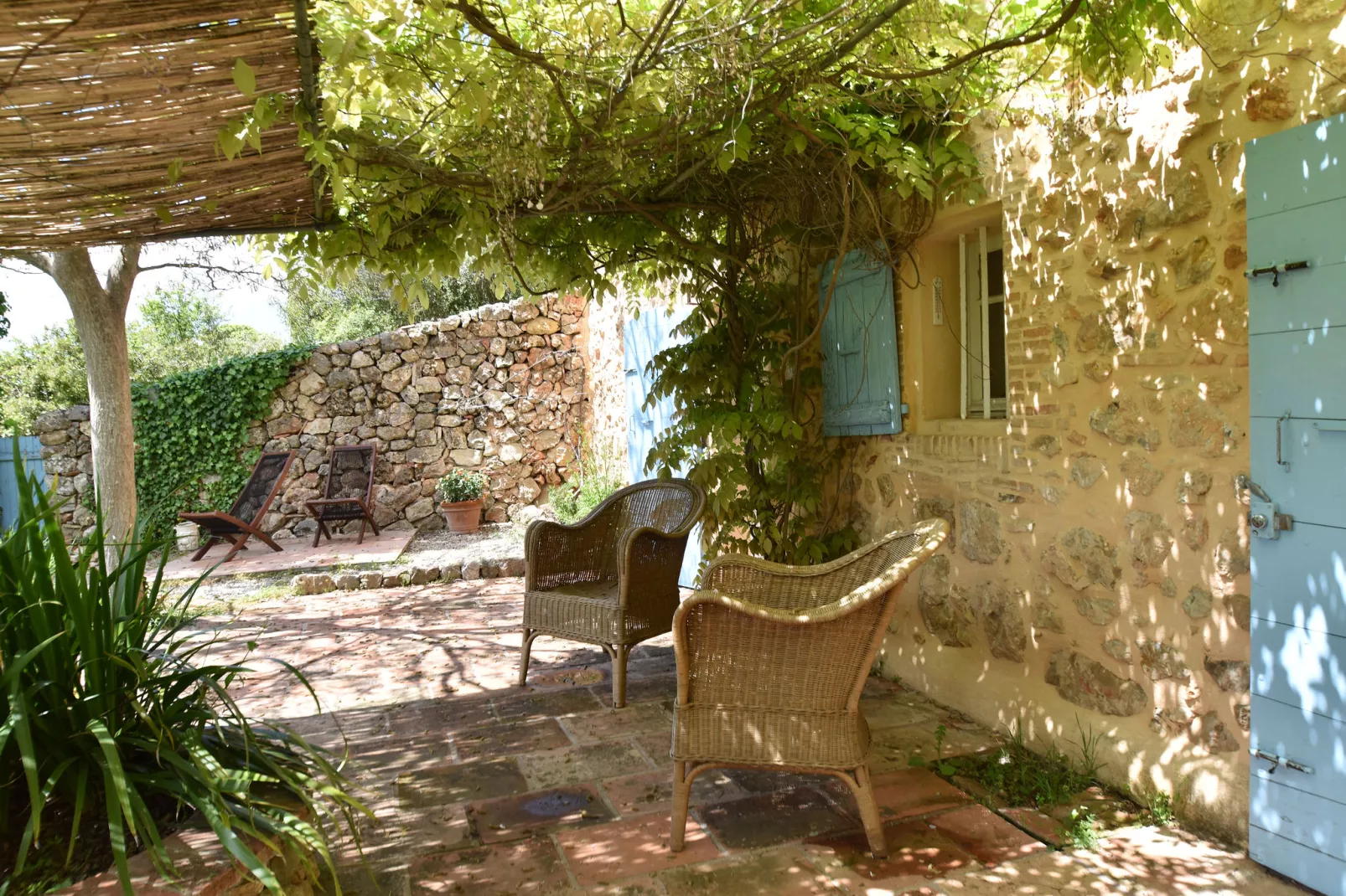 Boerderij in Draguignan met terras-Terrasbalkon