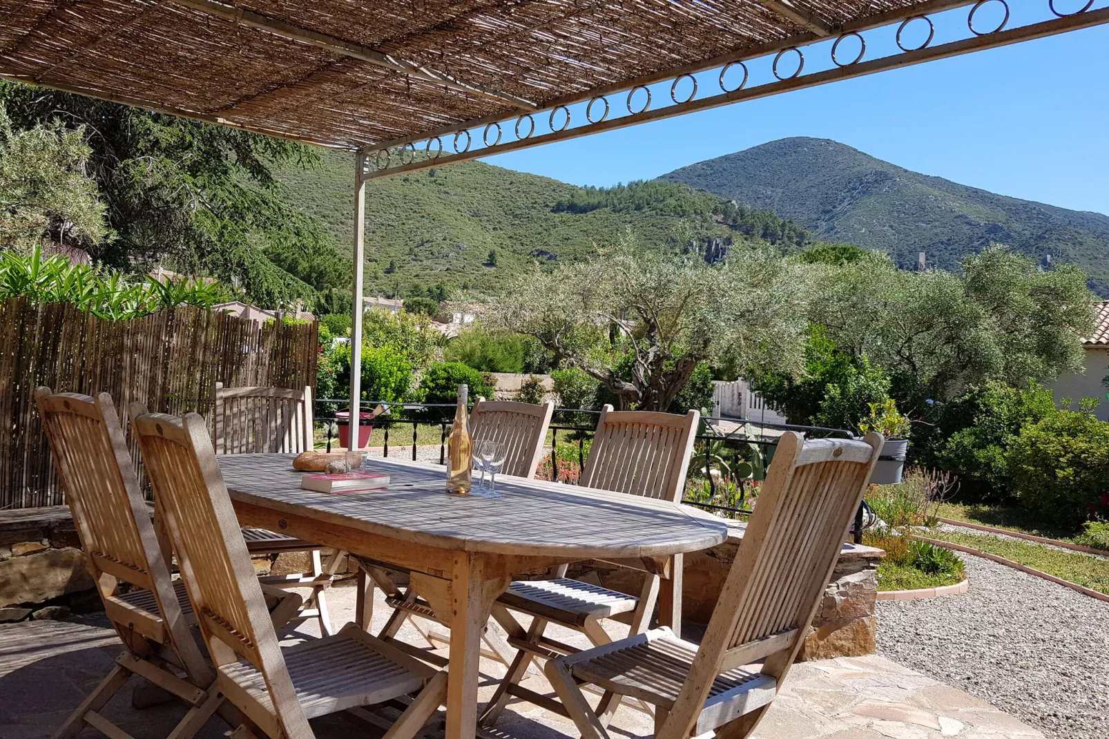 Au bord de L'Orb-Terrasbalkon