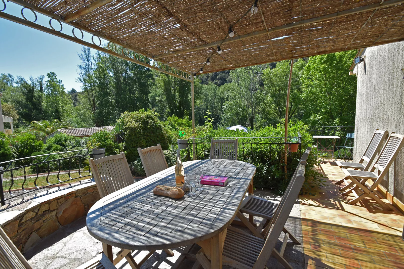 Au bord de L'Orb-Terrasbalkon