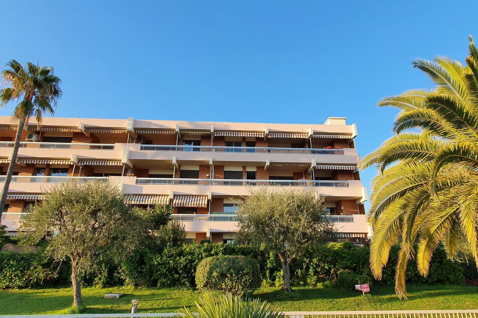 Appartement standing avec terrasse et vue mer à Nice-Uitzicht zomer