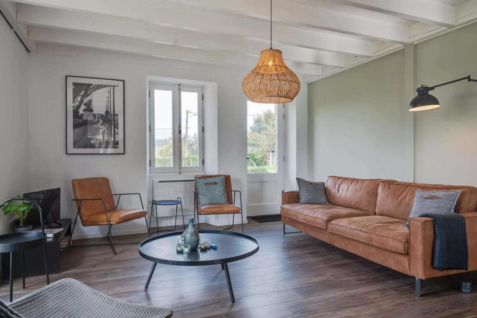 Sfeervol vakantiehuis in Rouzède met een prive zwembad (verwarmd)-Woonkamer