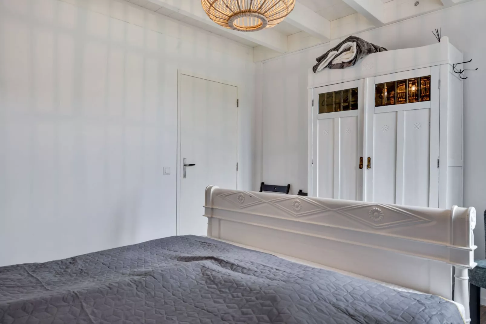 Sfeervol vakantiehuis in Rouzède met een prive zwembad (verwarmd)-Slaapkamer