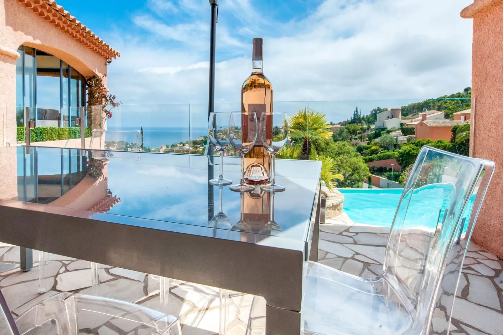 Villa Capussambres-Sfeer