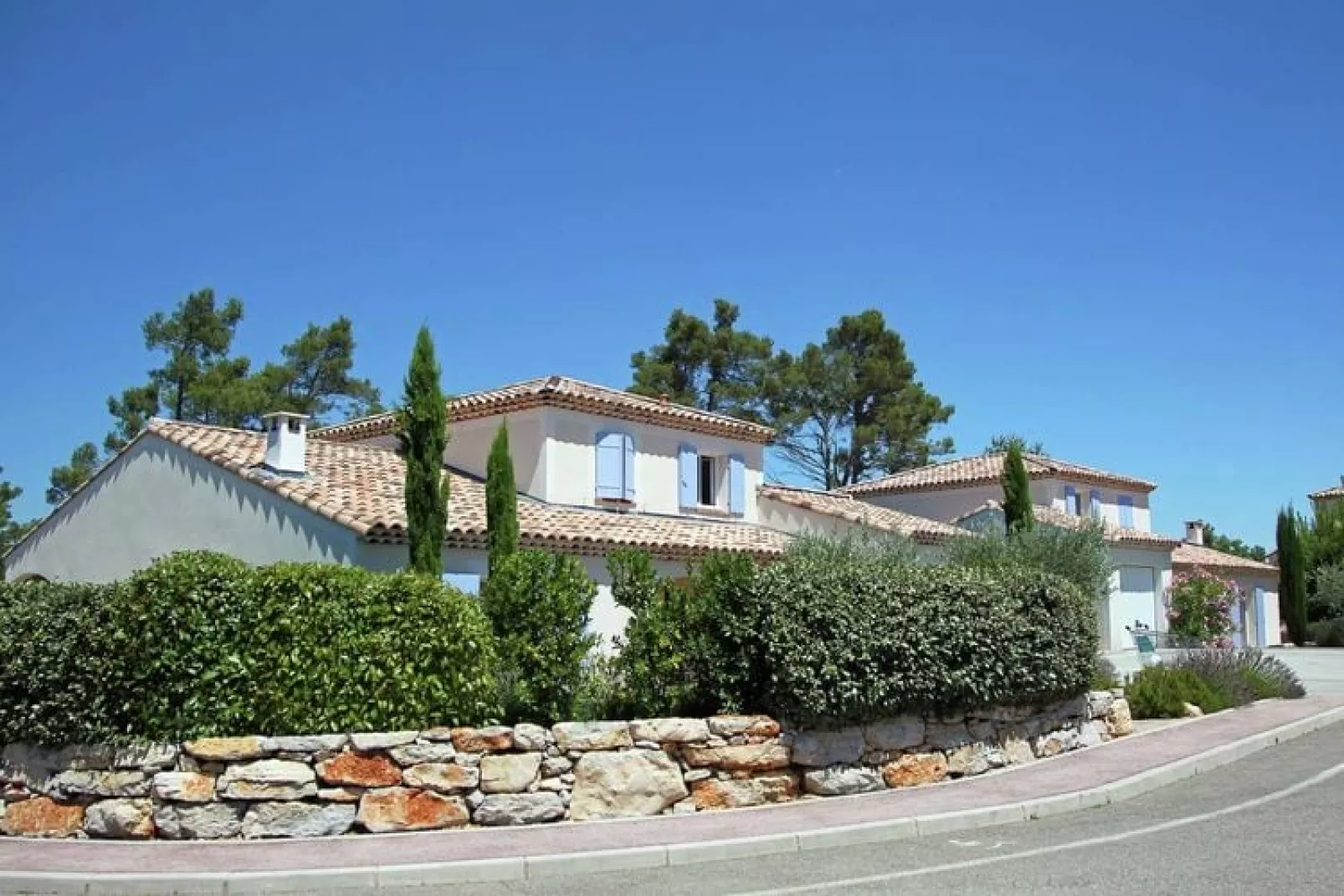 La Vallée de la Sainte Baume - Pool-Buitenkant zomer