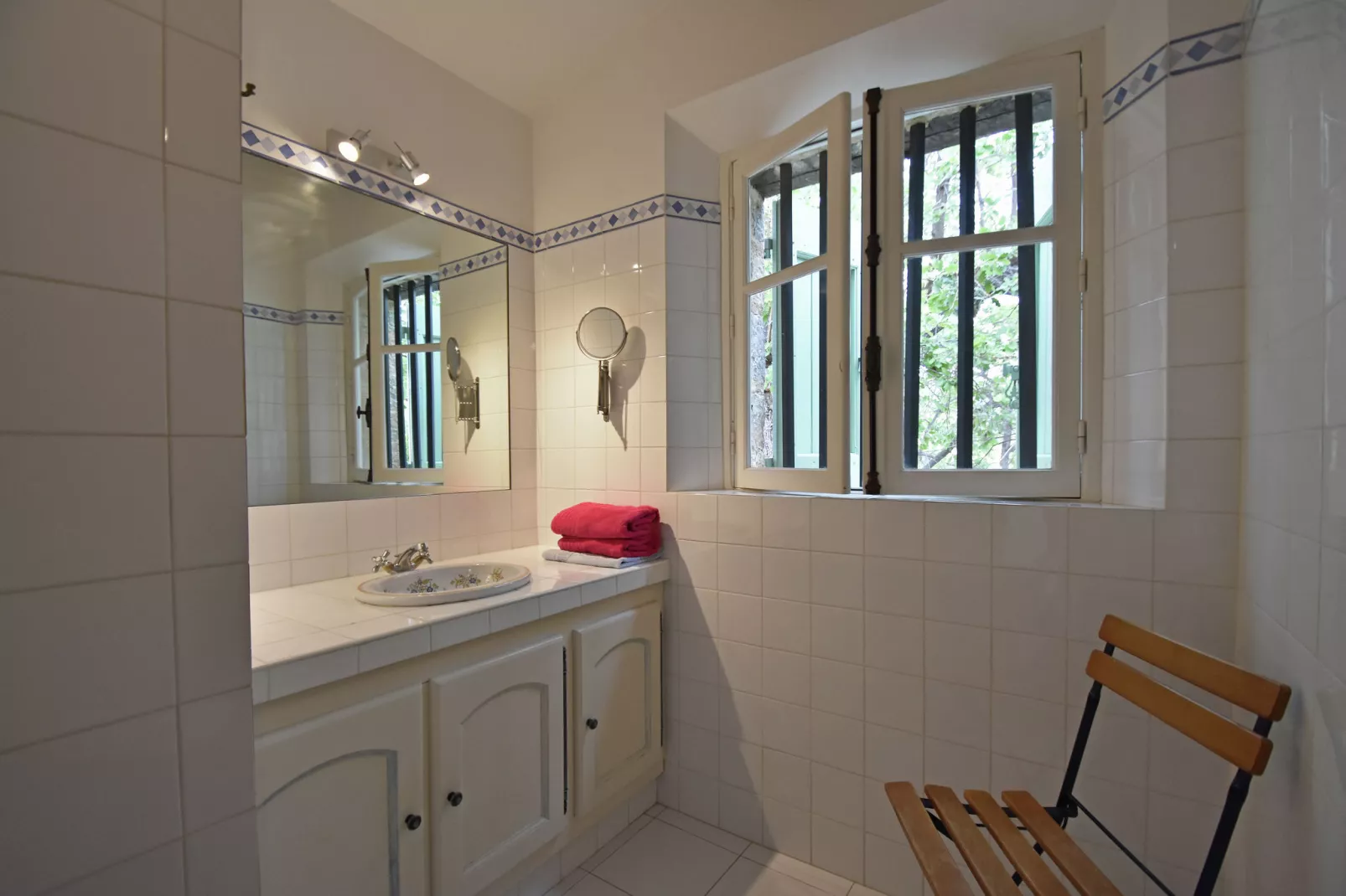 Mas des Olivettes-Badkamer