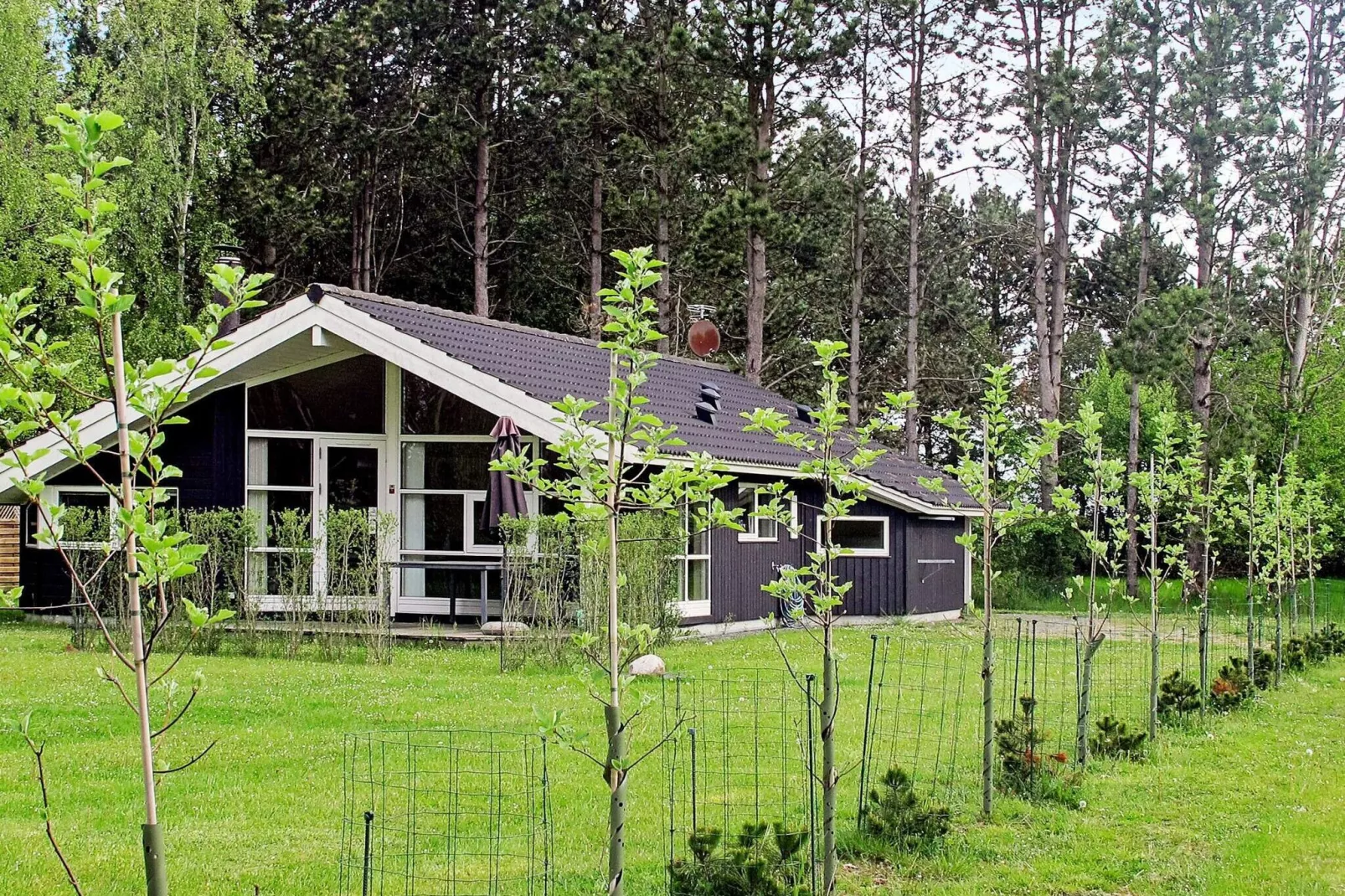 Mooi gelegen vakantiehuis in Rødby met sauna en jacuzzi