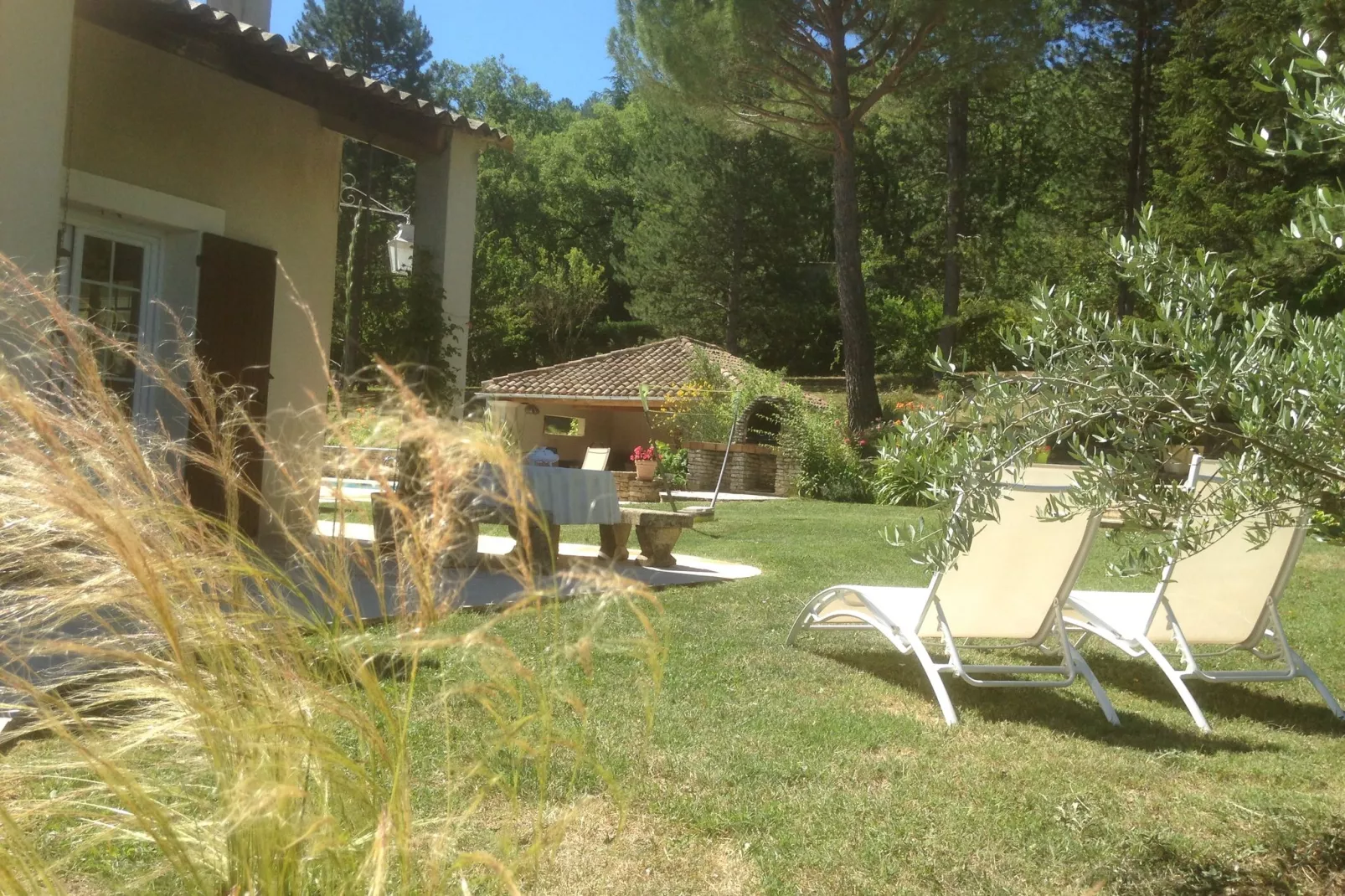 LA LUBERONNE-Tuinen zomer