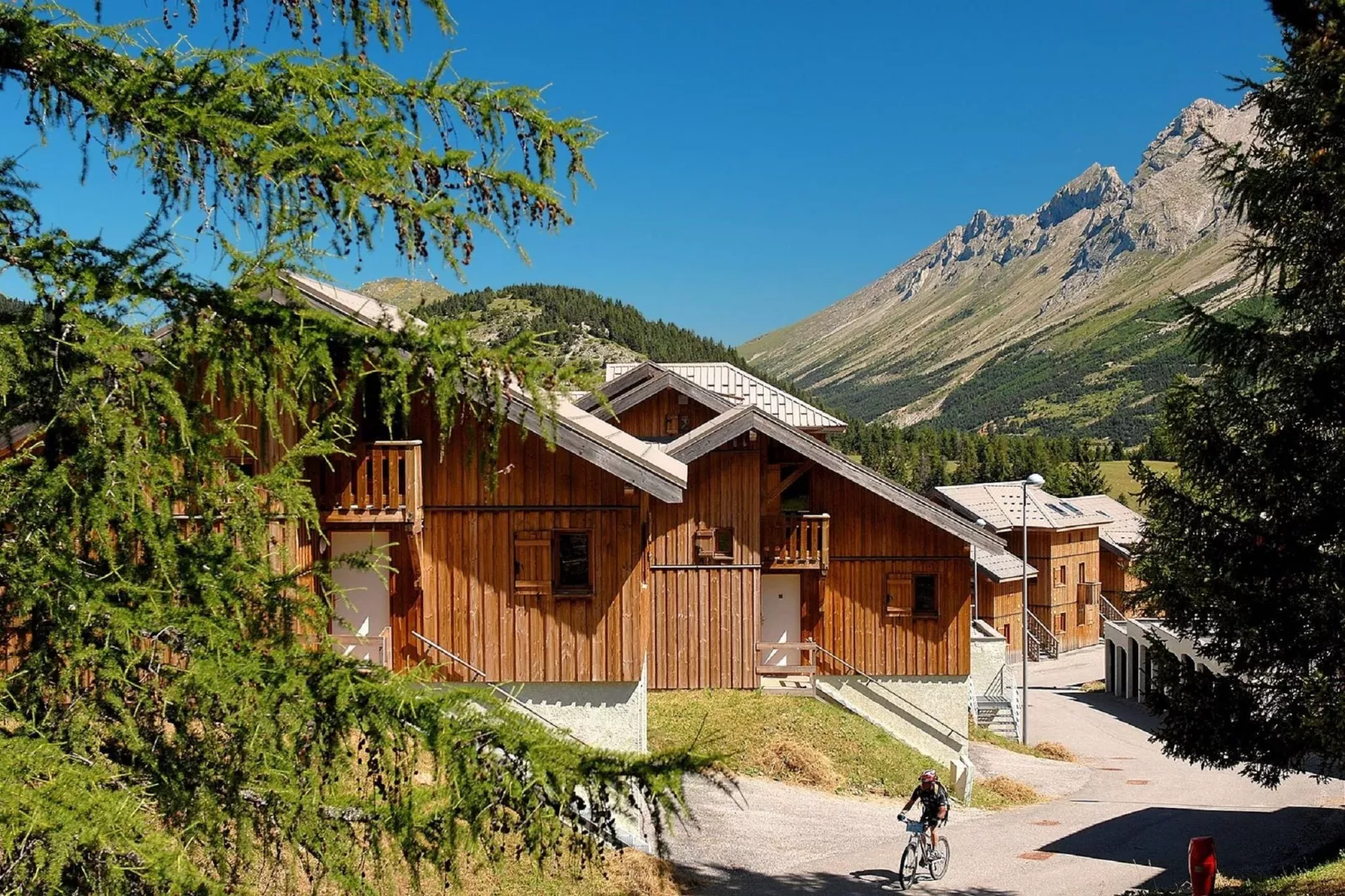 L'Orée des Pistes 1-Buitenkant zomer