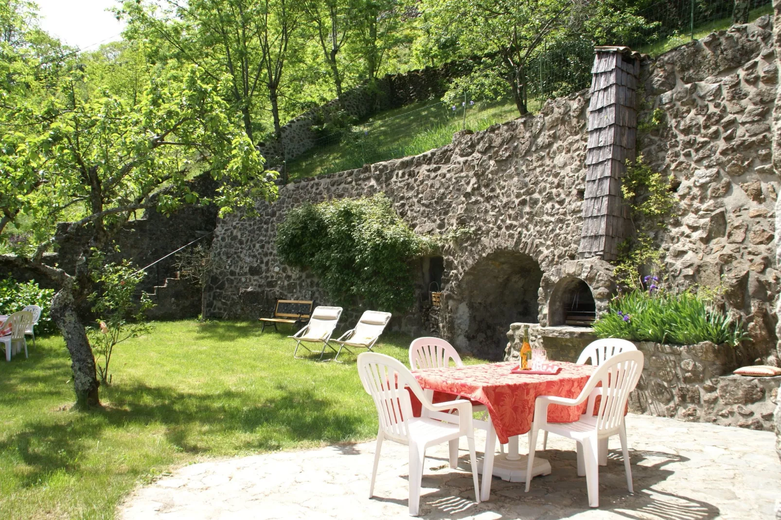 Maison de Vacances  - St Julien de Gua-Terrasbalkon