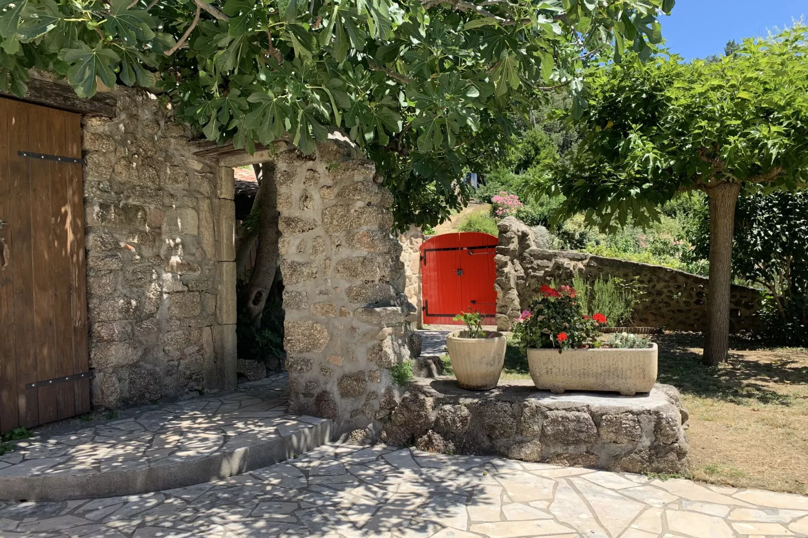 Maison de vacances - Dunière-sur-Eyrieux-Buitenkant zomer