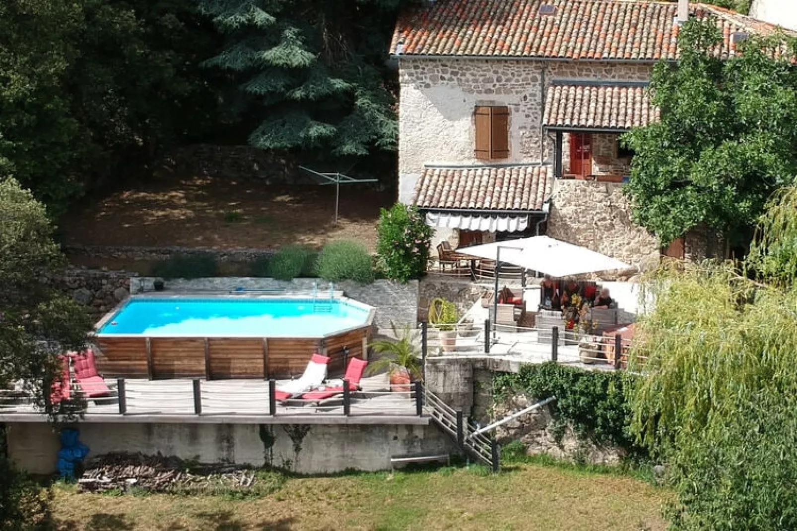 Maison de vacances - Dunière-sur-Eyrieux-Buitenkant zomer