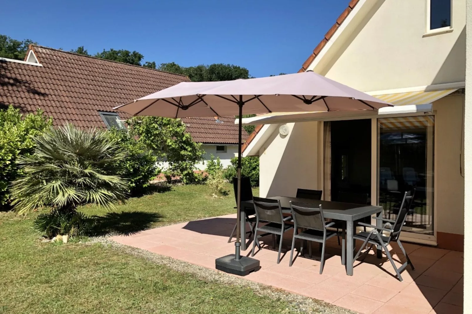 Villa Campagne Chateau Cazalares-Tuinen zomer