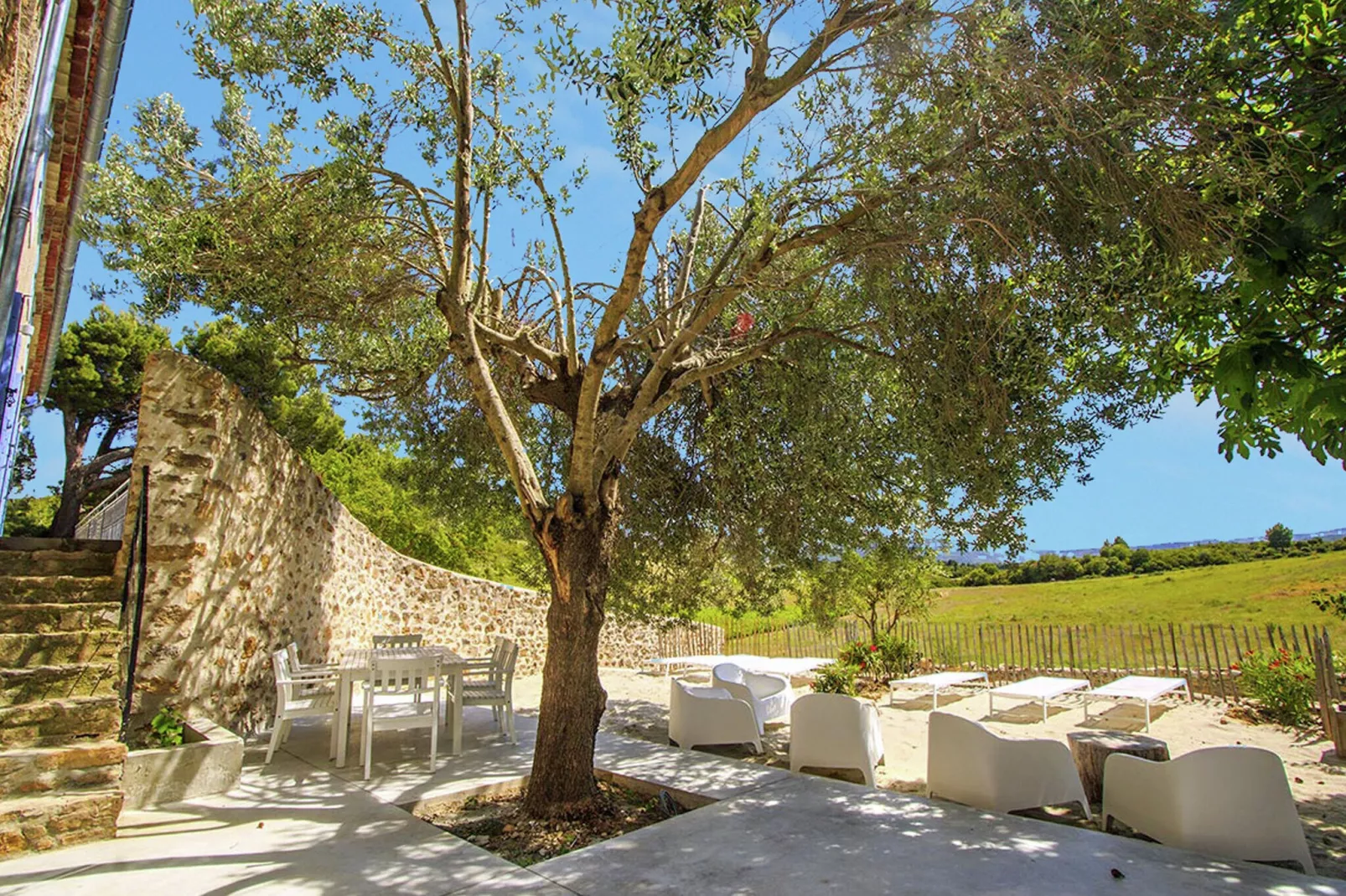 Gîte de luxe dans les vignes 1-Gebieden zomer 1km