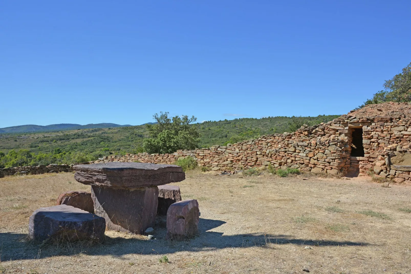 Gîte de luxe dans les vignes 1-Gebieden zomer 1km