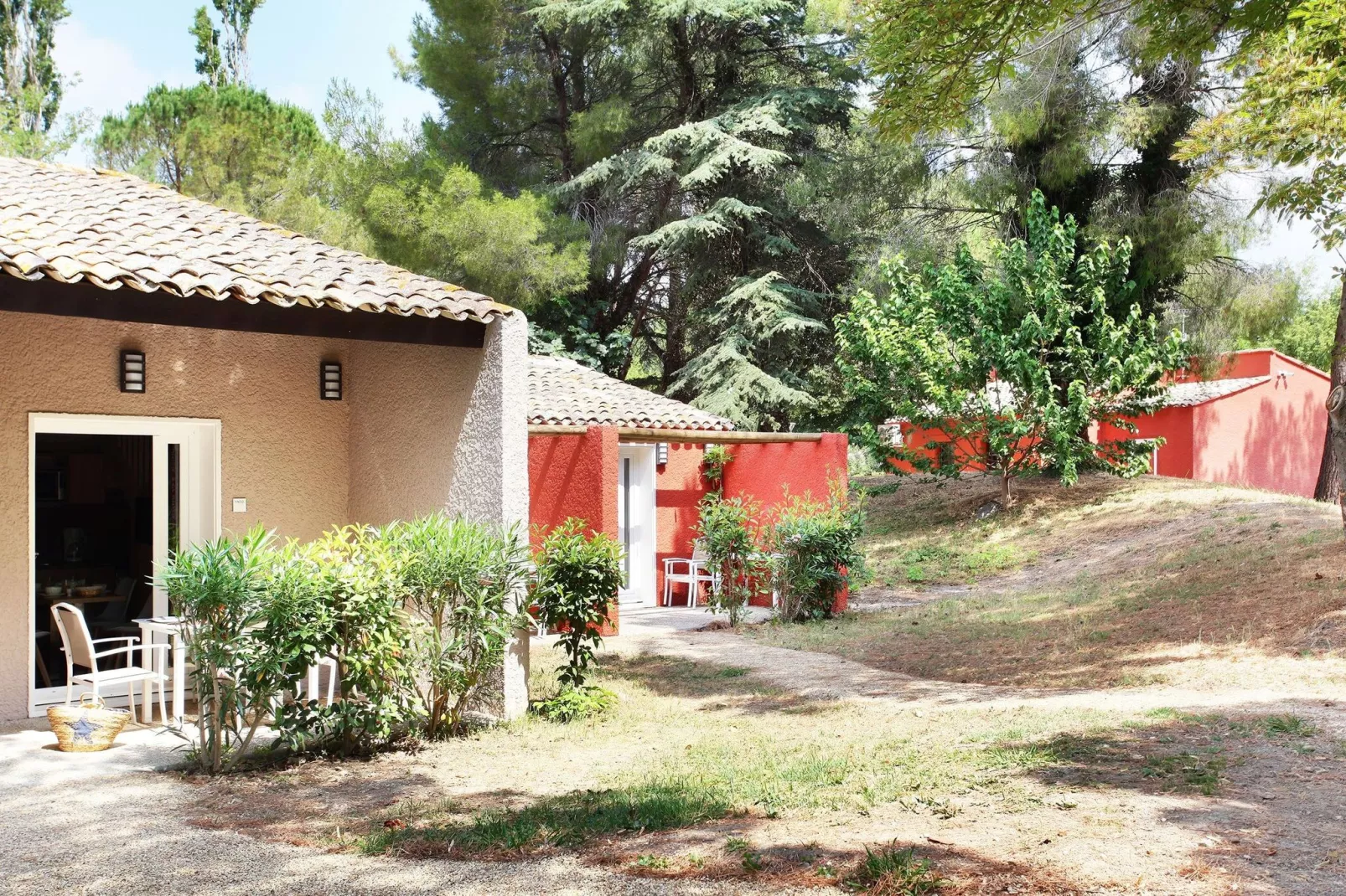 Le village Camarguais Les Gardians 4-Buitenkant zomer