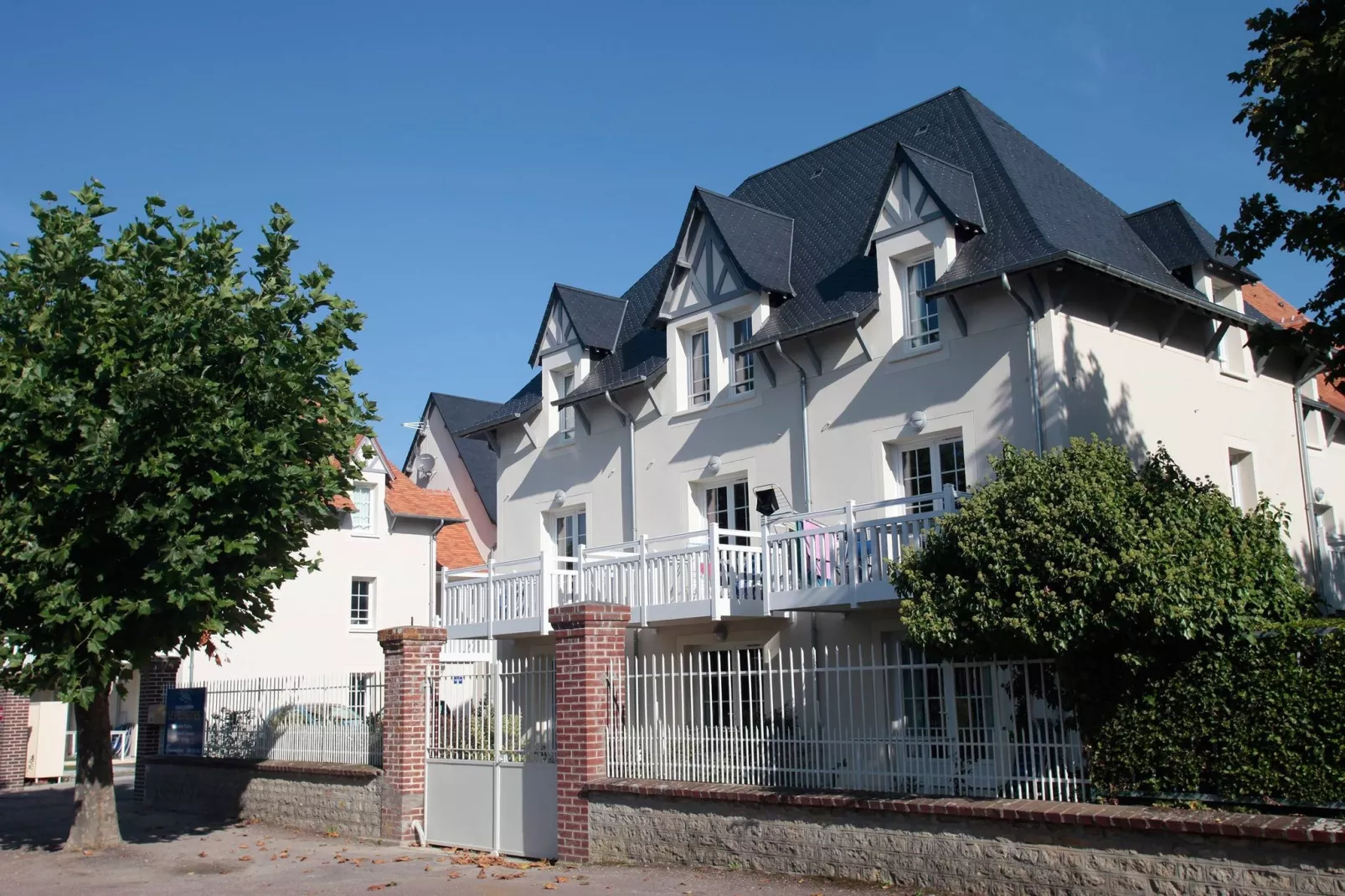 Domaine des Dunettes 1-Buitenkant zomer