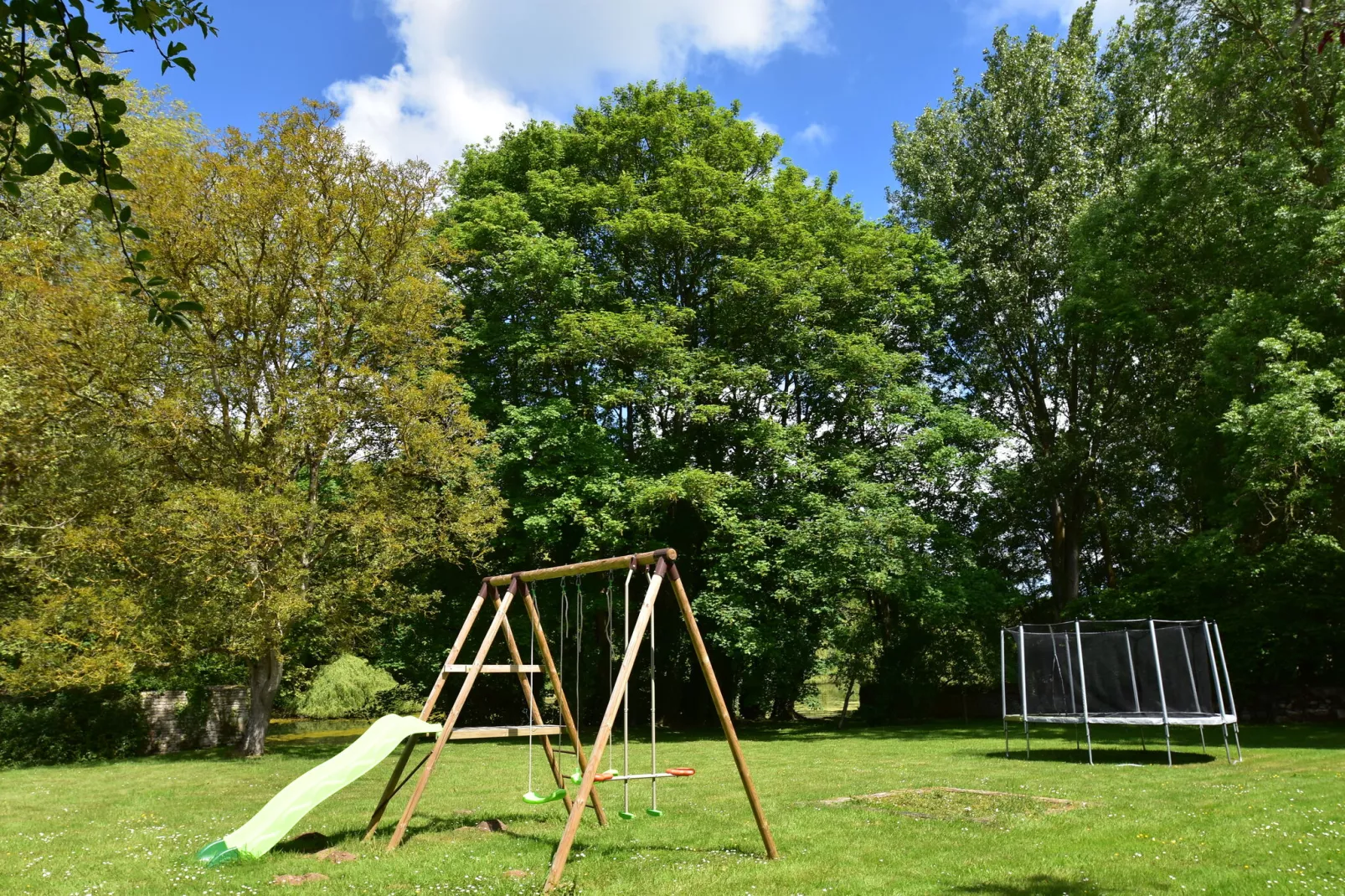 La Grange du Château 2 pers-Tuinen zomer