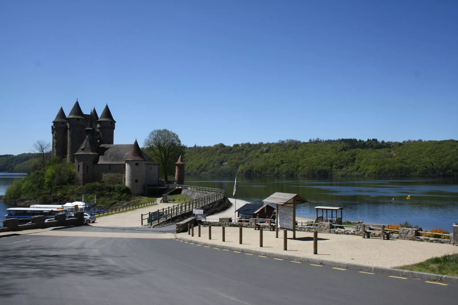 Chalet -   BEAULIEU  Nr 6-Gebieden zomer 1km